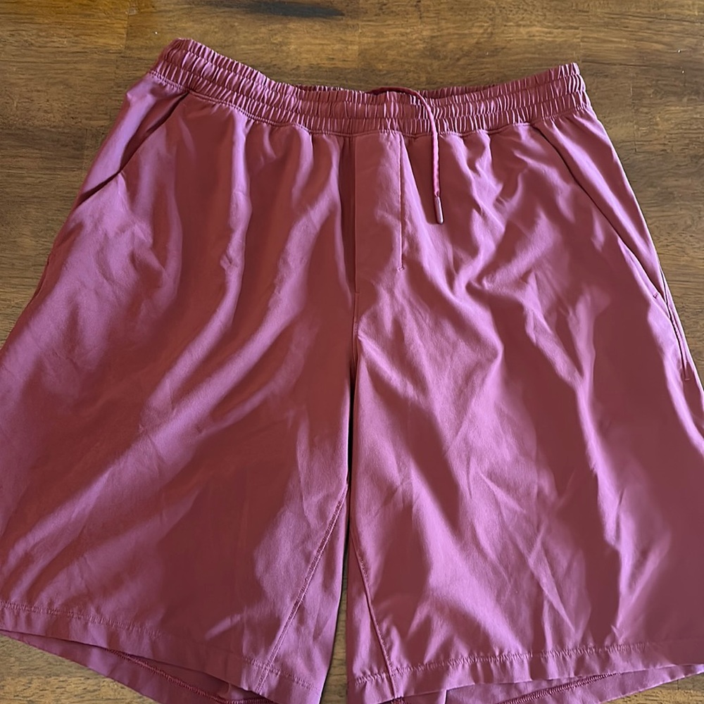 Lululemon Men’s Pace Breaker Shorts 9 in. Lined - Size L